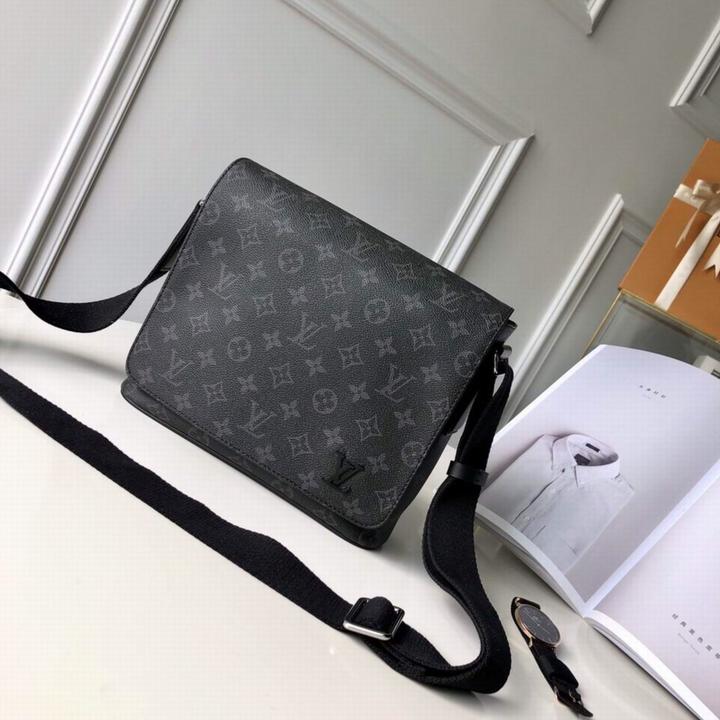 LOUIS VUITTON - SHOULDER BAG